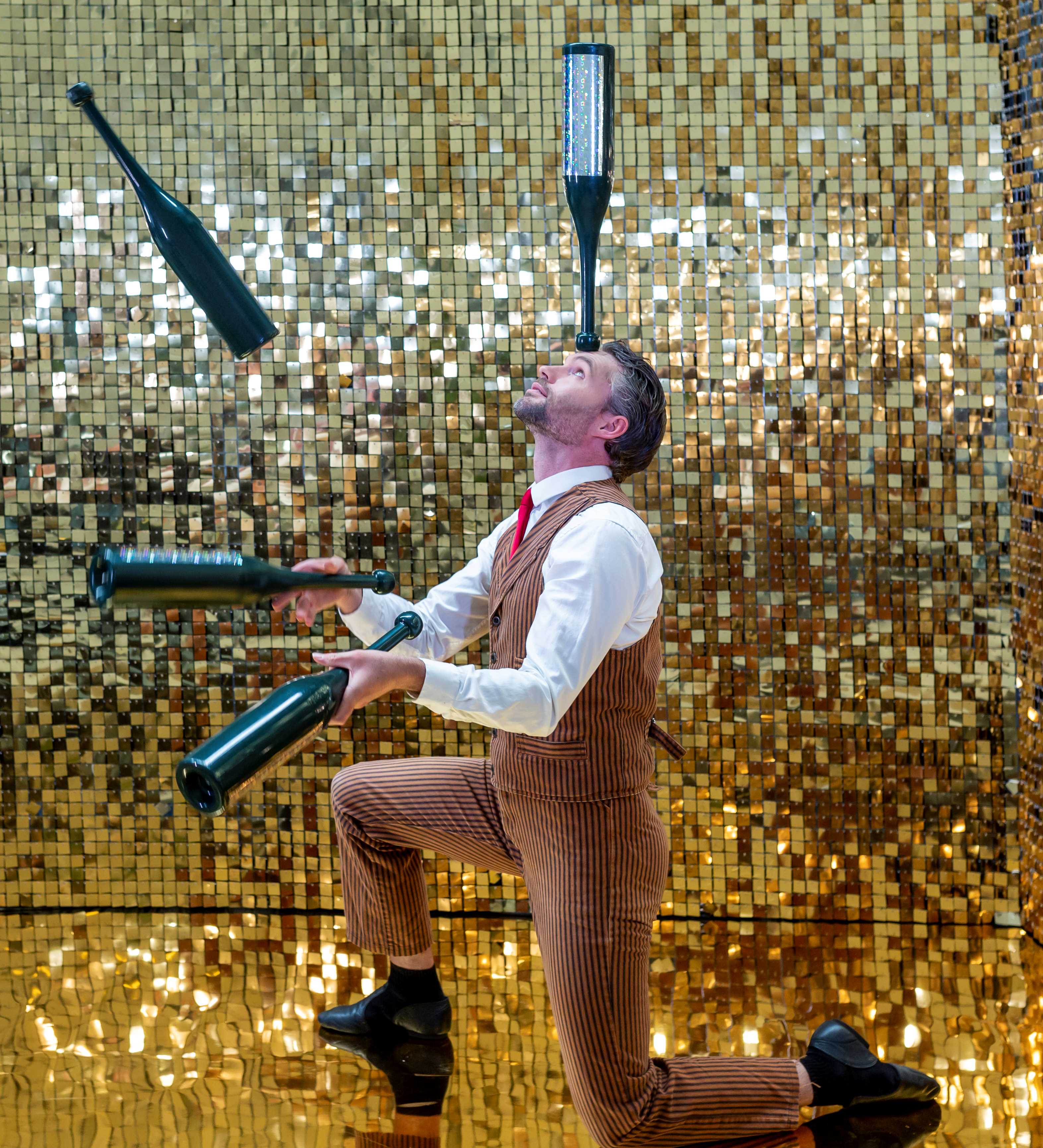 Luke Forrester, juggler in Perth