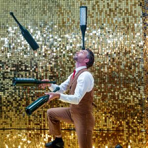 Luke Forrester, juggler in Perth, photo 2