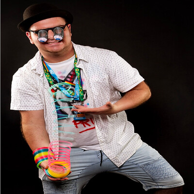 Slinkyfam, clown in Perth, photo 2