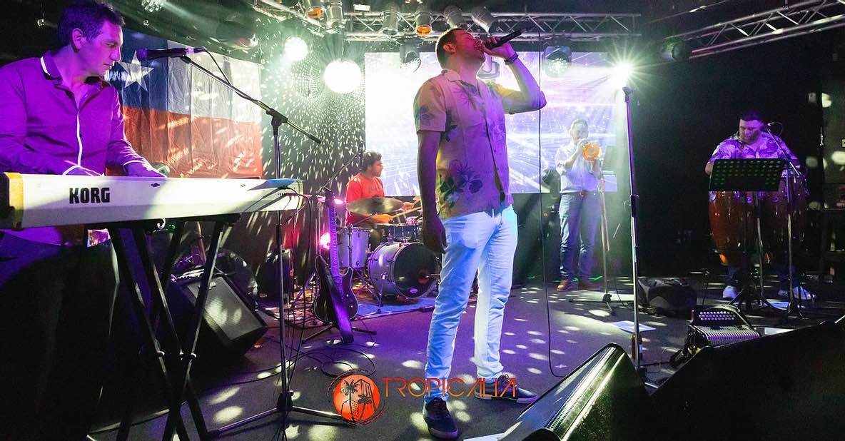 Tropicalia Latin Band, live in Perth