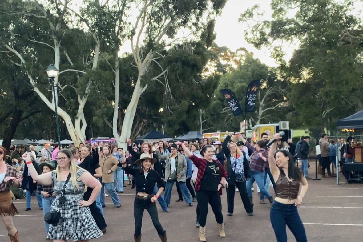 Boot'n'Booty Slappin': Boot Scooting / Line Dancing, line dance caller in Perth, photo 3