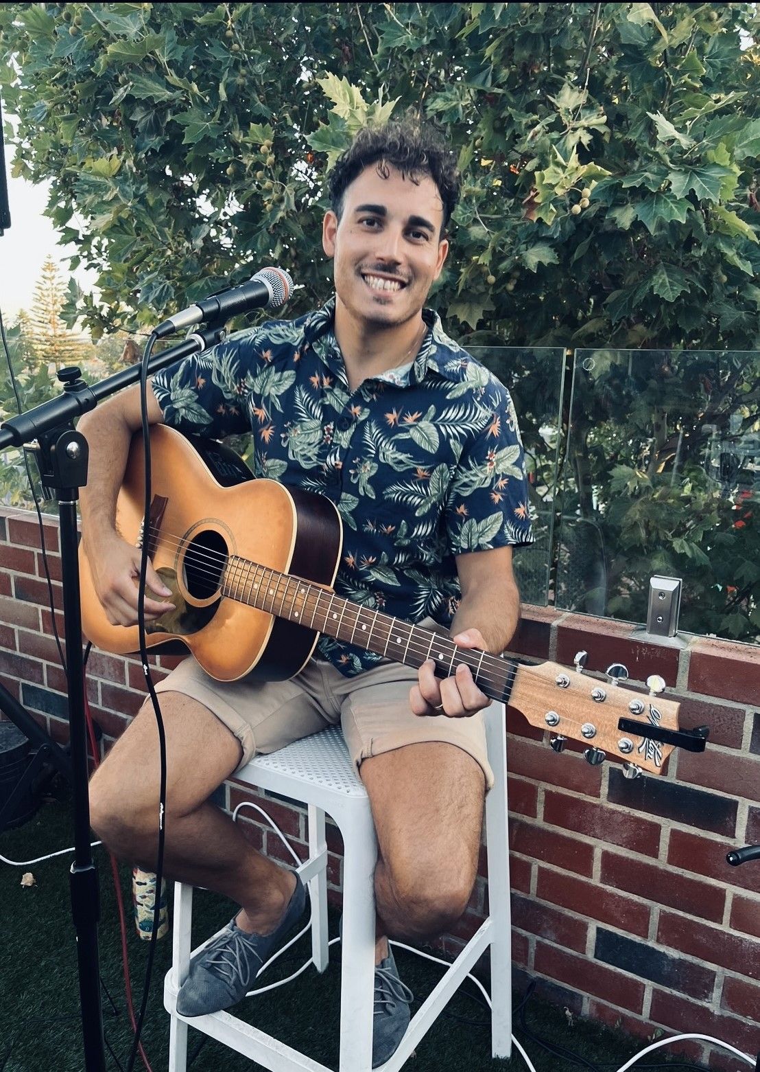 Lukas D'Aqui, singer-songwriter in Perth