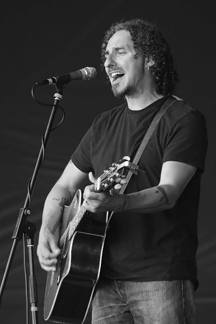 Ade Payne, musical soloist in Perth, photo 2