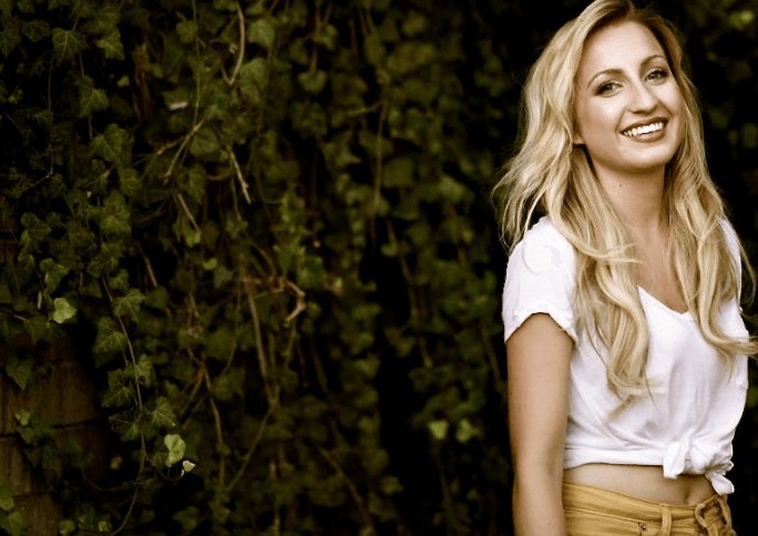 Danni Stefanetti, musical soloist in Perth