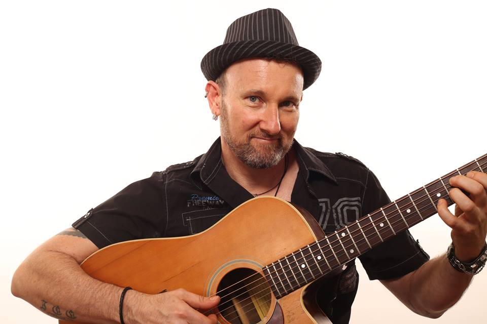 Dave Fyffe, musical soloist in Perth, photo 2