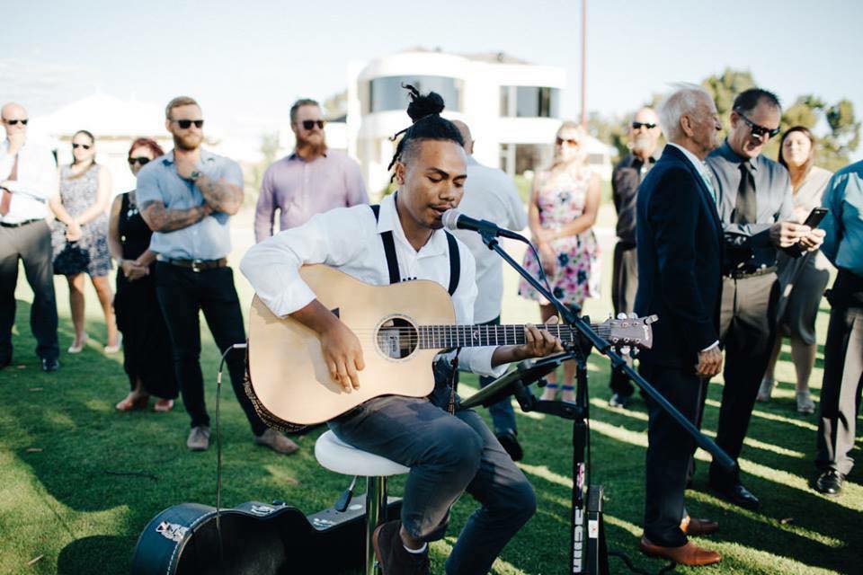 Jhoe Mura, musical soloist in Perth