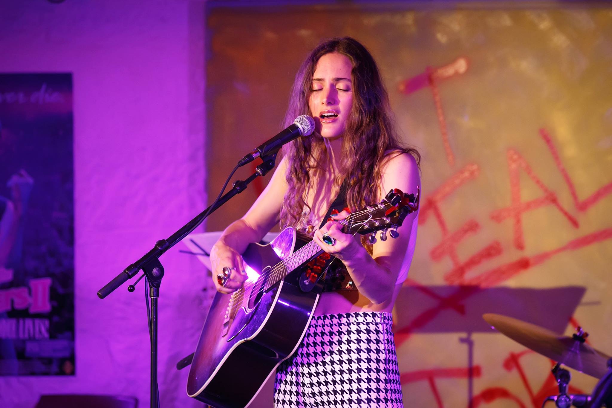 Lasca Dry covers, musical soloist in Perth, photo 2