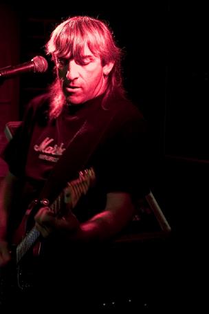 Rod Coxell, musical soloist in Perth