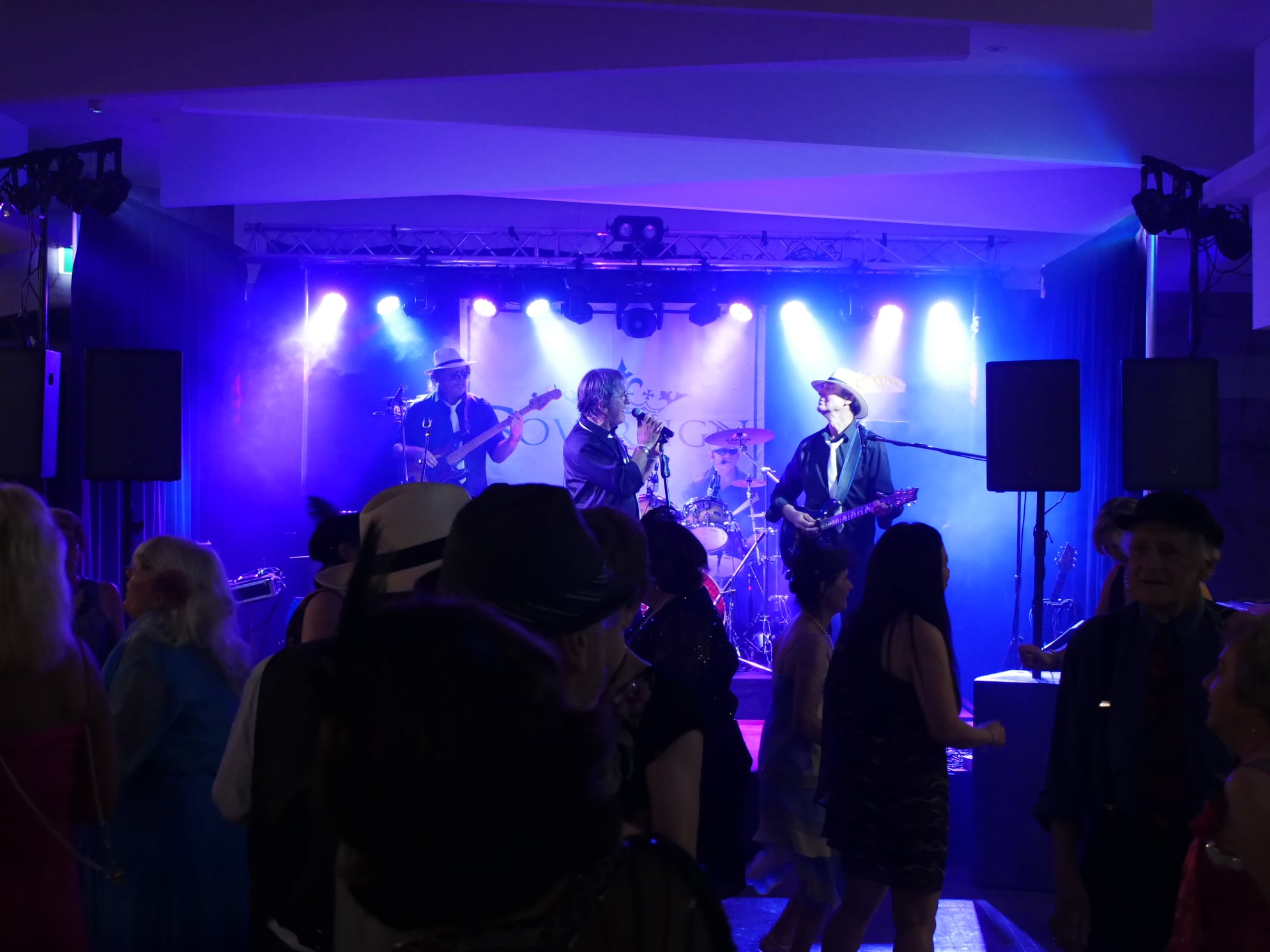 Harry and The Hitmen, rock band in Perth, photo 2