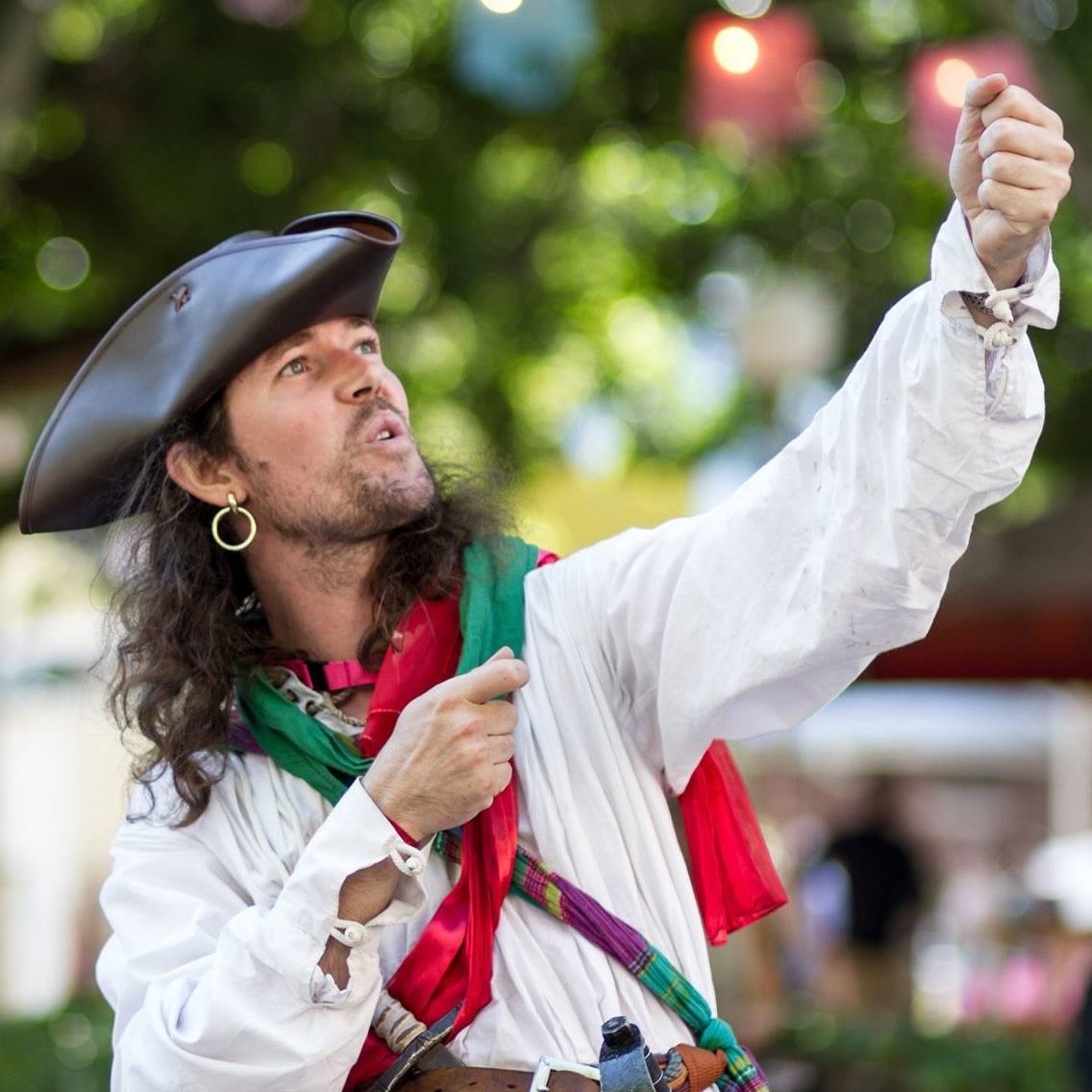 Captain Roger Boots, roving entertainer in Perth, photo 3