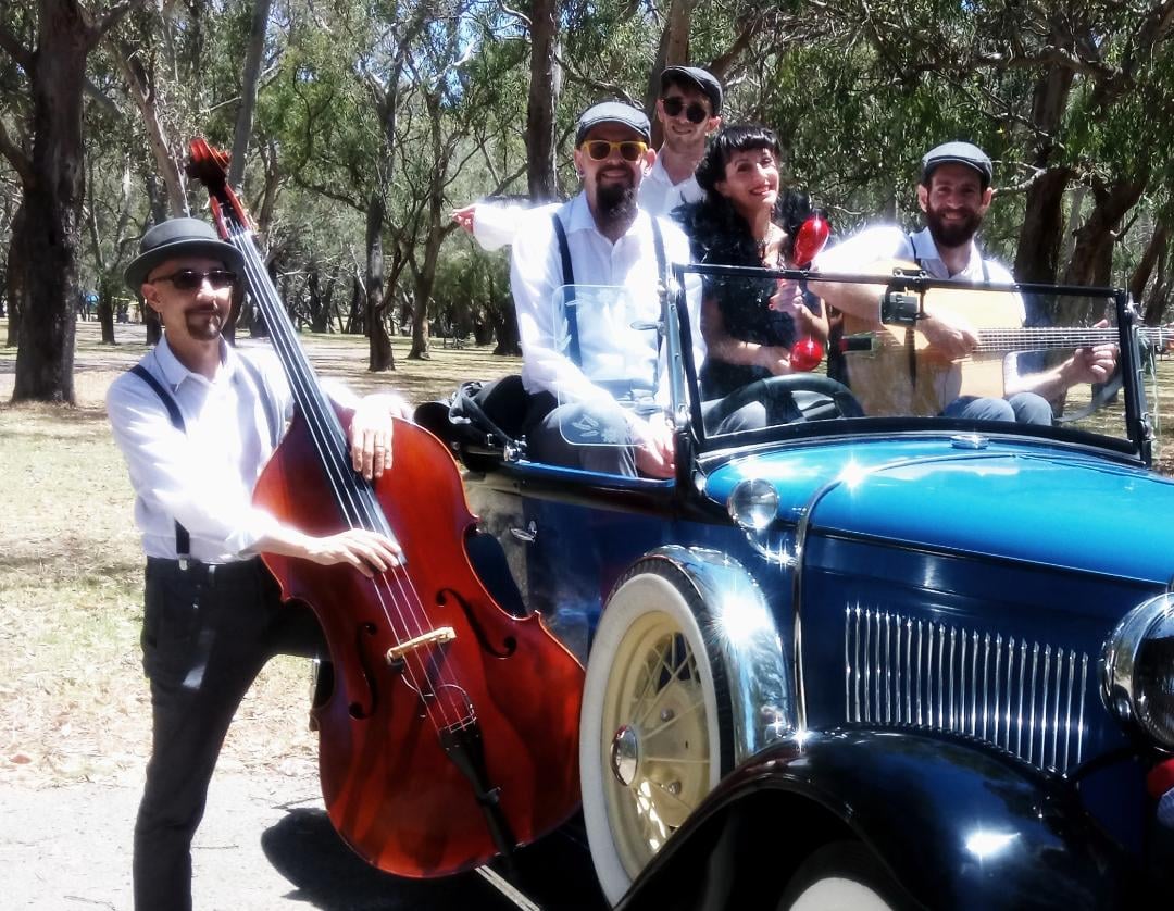 Roving Swing Band, roving entertainer in Perth, photo 2