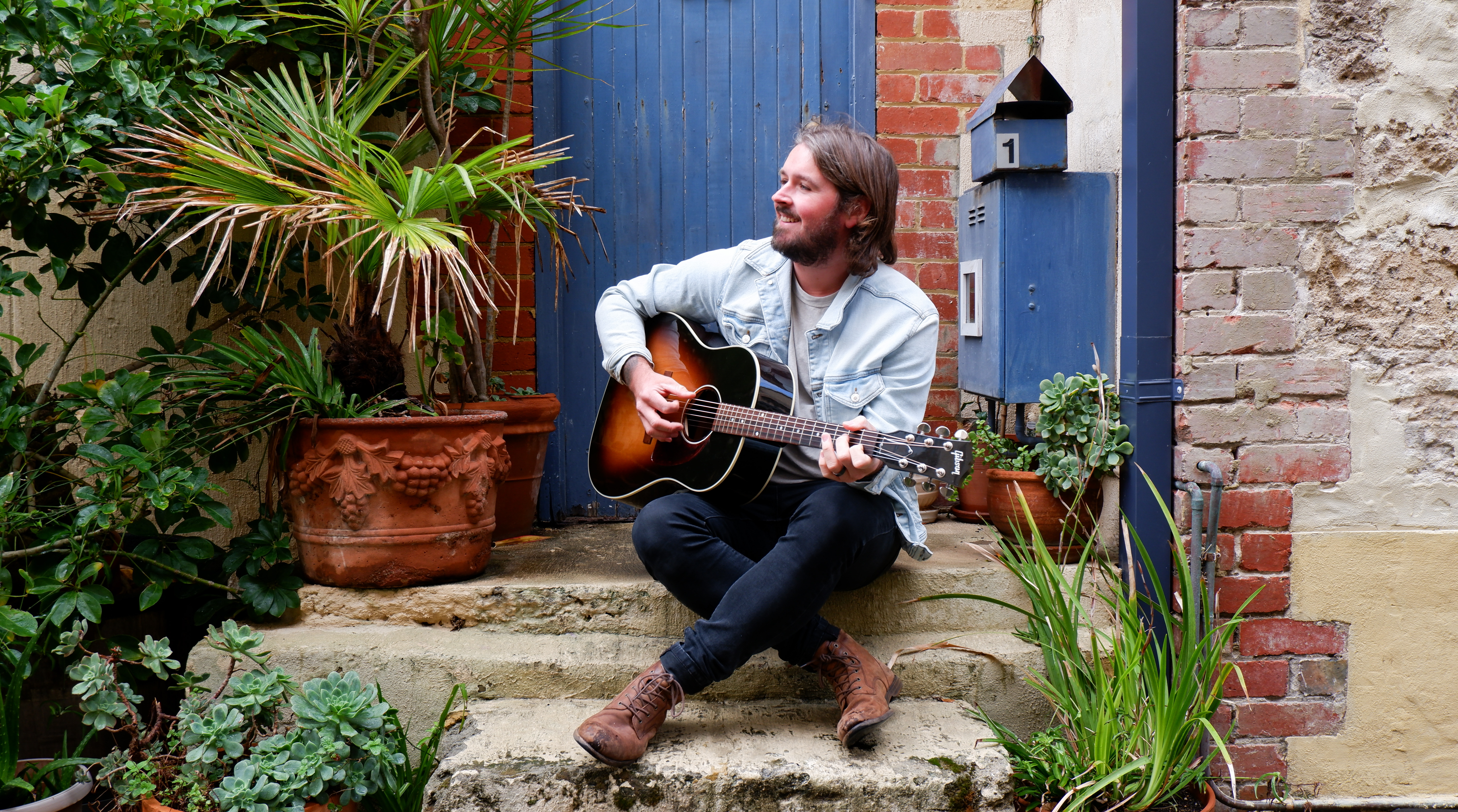Jesse Bright, singer in Perth, photo 2