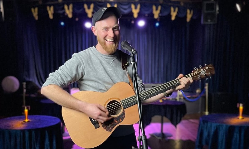 Nicholas Ellerby, singer in Perth, photo 2