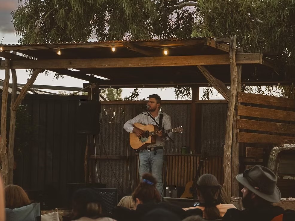 Oscar Litchfield, singer in Perth, photo 2