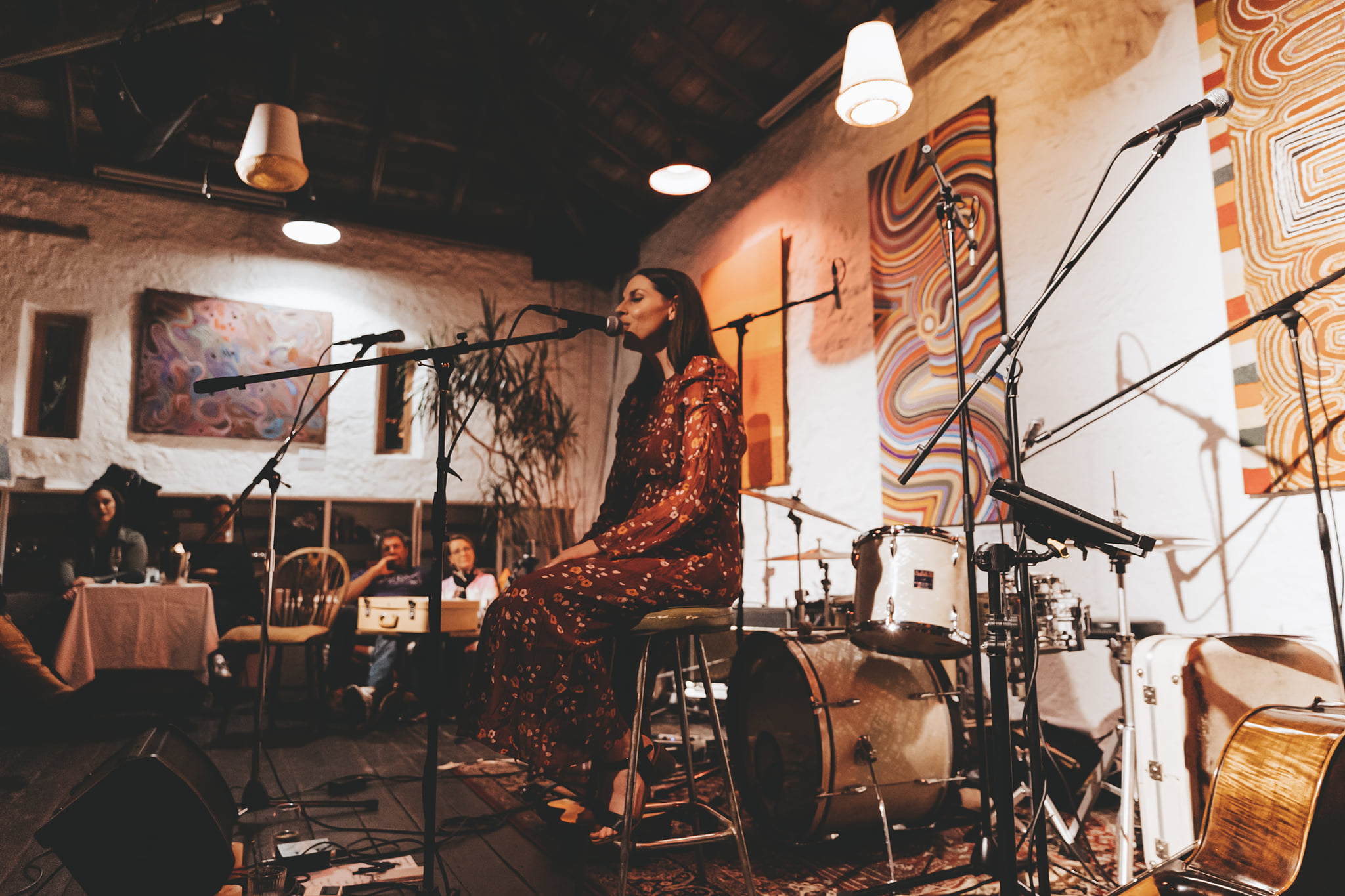 Helen Shanahan, singer-songwriter in Perth, photo 2