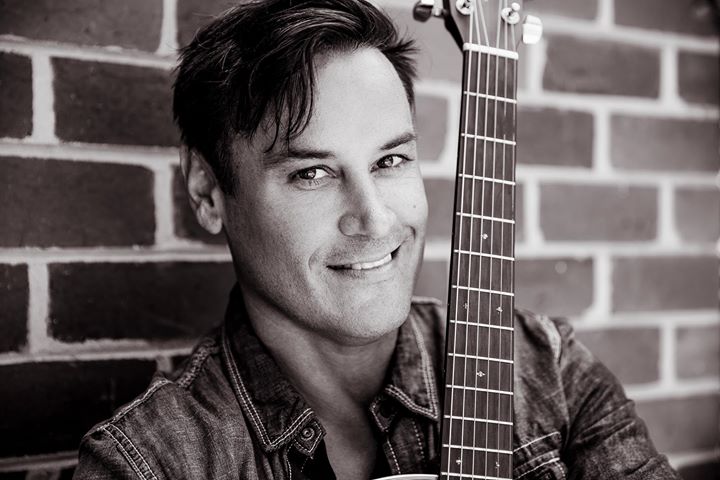 Steve Simmons, singer in Perth, photo 3