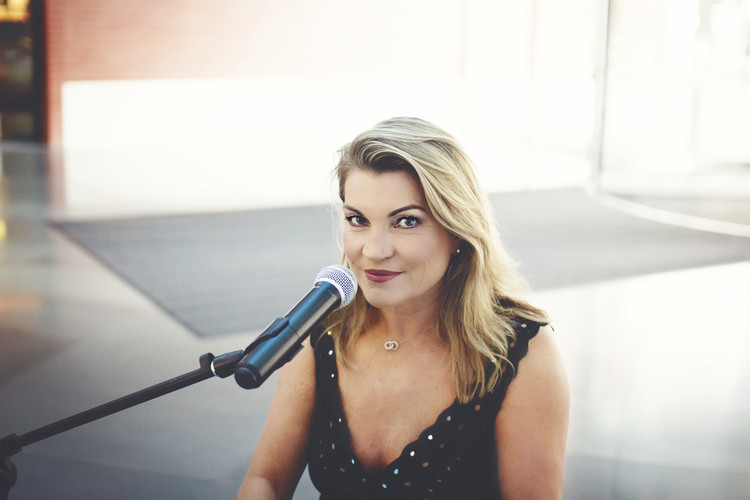 Vocalist And Keyboard Player, pianist and singer solo in Perth, photo 3