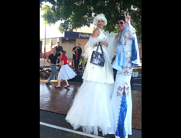 Elvis And Marilyn, stilt walker in Perth, photo 2