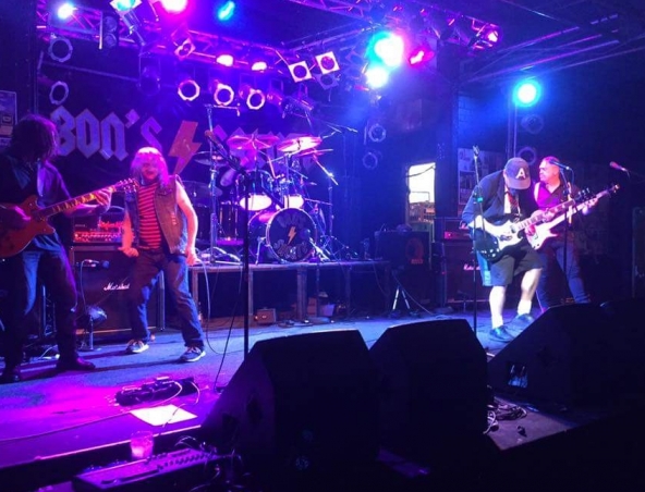 Bon Scott Tribute Band, live in Perth