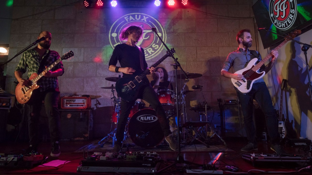 Faux Fighters, tribute band in Perth, photo 2