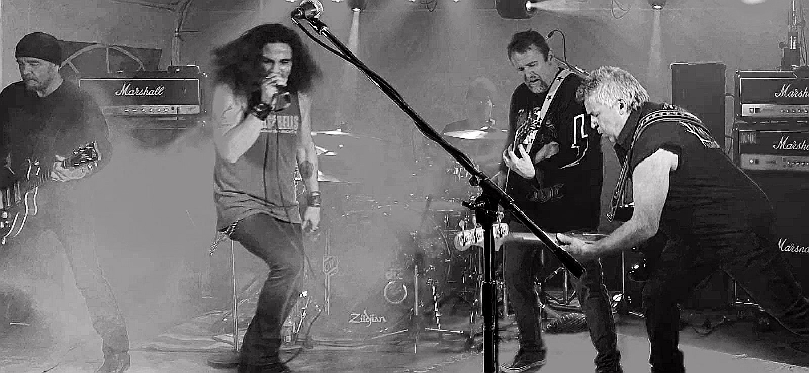 Hells Bells, tribute band in Perth, photo 2