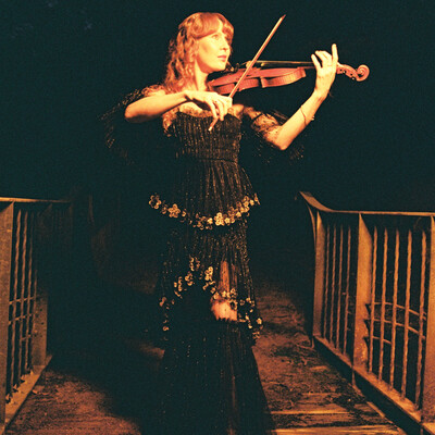 Madeleine Antoine, violinist in Perth, photo 3