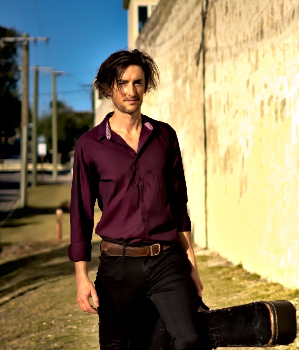 Pete Ashton, acoustic guitar and singer solo in Perth