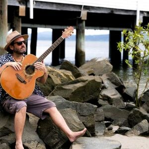 stu harcourt, singer-songwriter in Port Douglas, photo 2