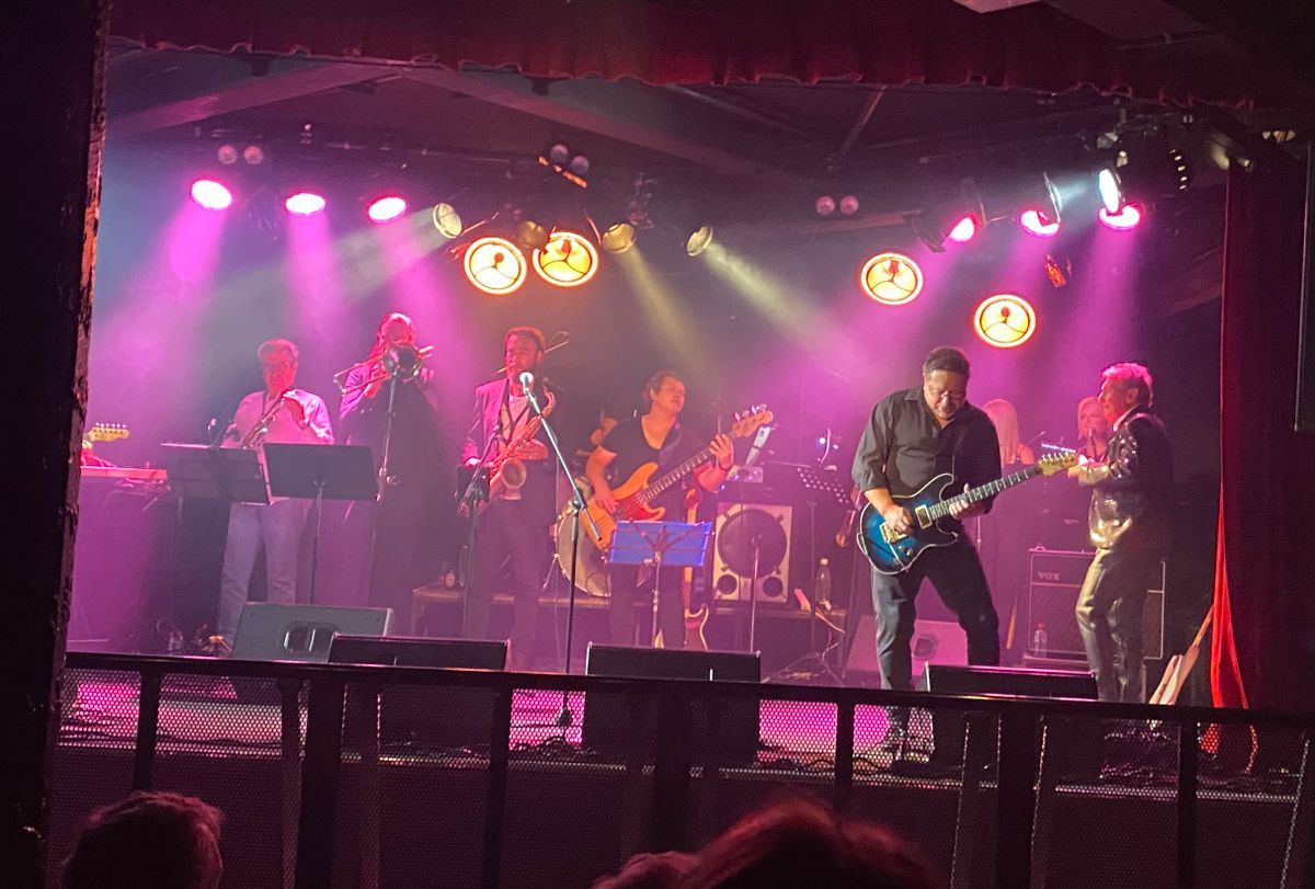 LIGHTNING ROD, musical duo in Port Lincoln