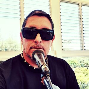 Lachie Thomas, singer in Pottsville, photo 2
