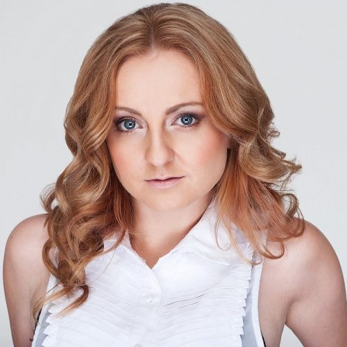 Naomi Price, cabaret act in QLD