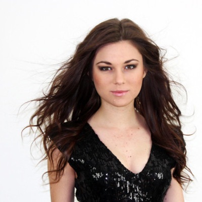 Caitlyn Shadbolt, singer in QLD