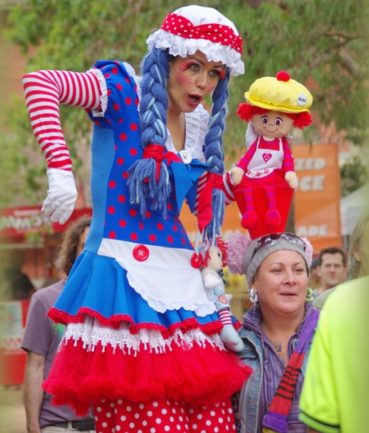 RAG DOLLS, stilt walker in Perth, photo 2
