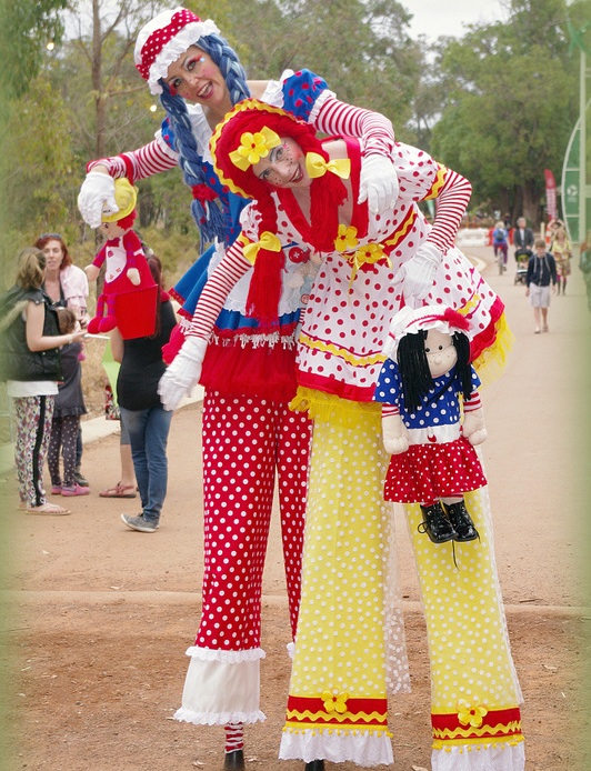 RAG DOLLS, stilt walker in Perth, photo 3