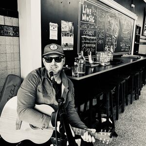 Chris Smith, singer-songwriter in Red Hill, photo 2