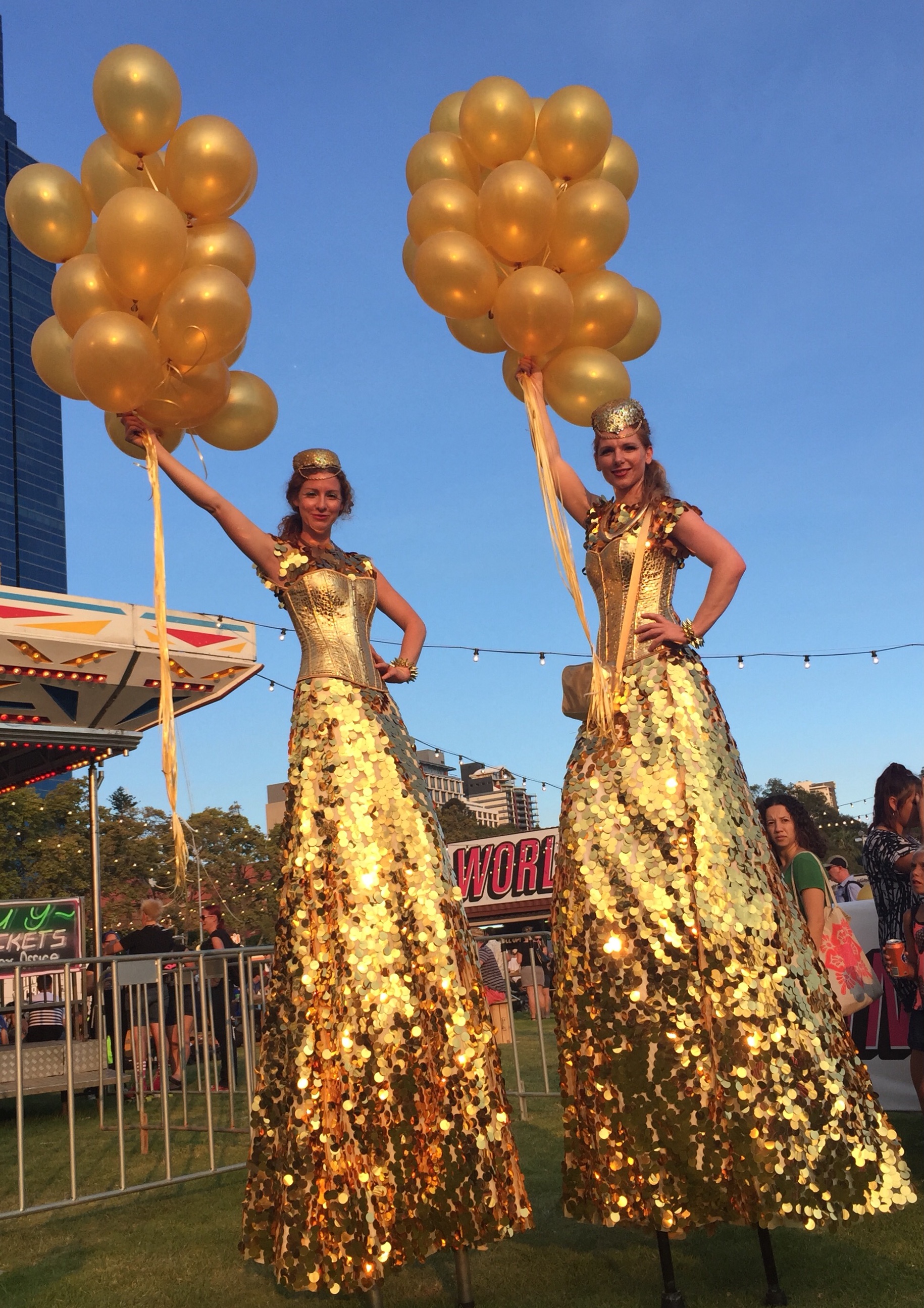 Red Top Creations, stilt walker in Perth, photo 2