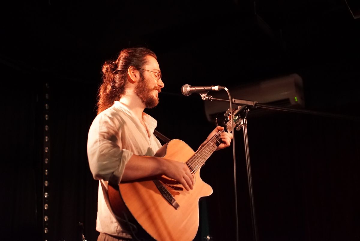 Adam Mendum, singer in Richmond