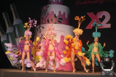 Dazzle Show, show band in Richmond, photo 3