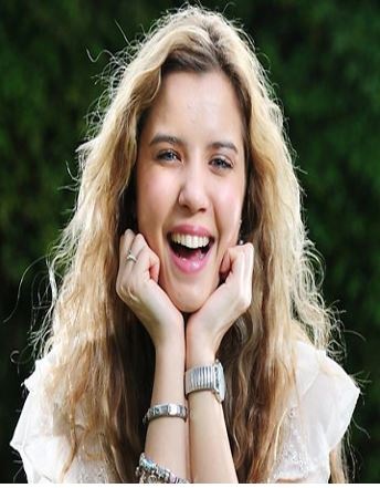 Rachael Leahcar, singer in SA