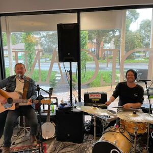 Trist & Hodge, musical duo in Safety Beach, photo 2
