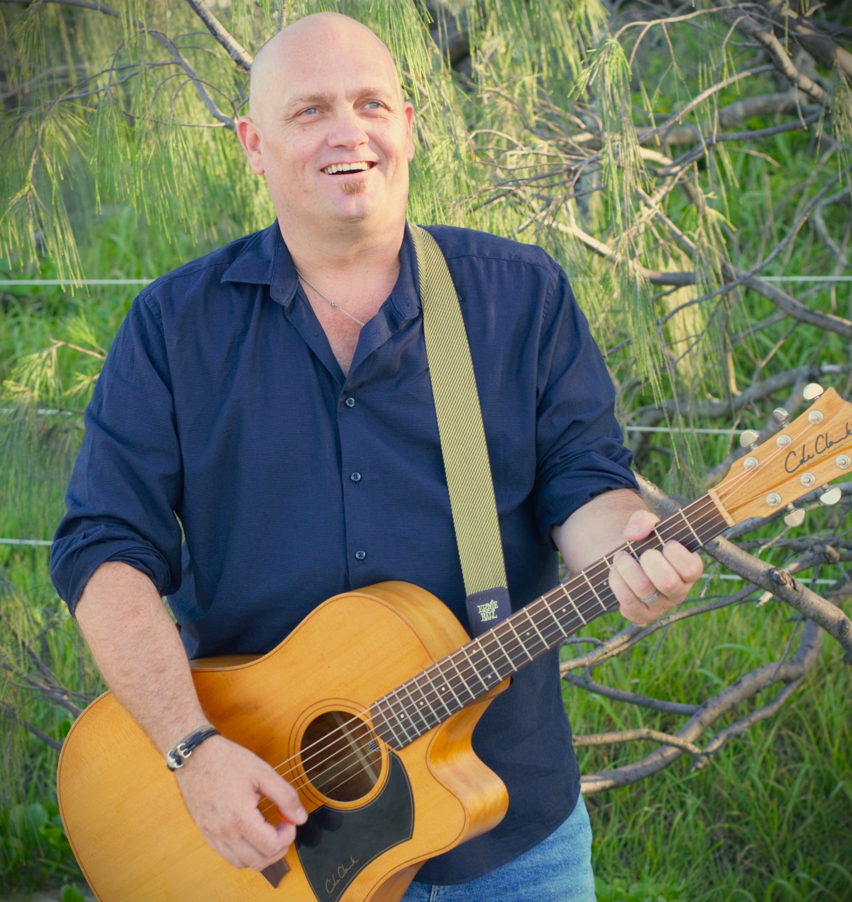 Captain Acoustic, singer in Sunshine Coast