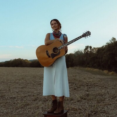 Katie Milae, singer-songwriter in Sunshine Coast, photo 2