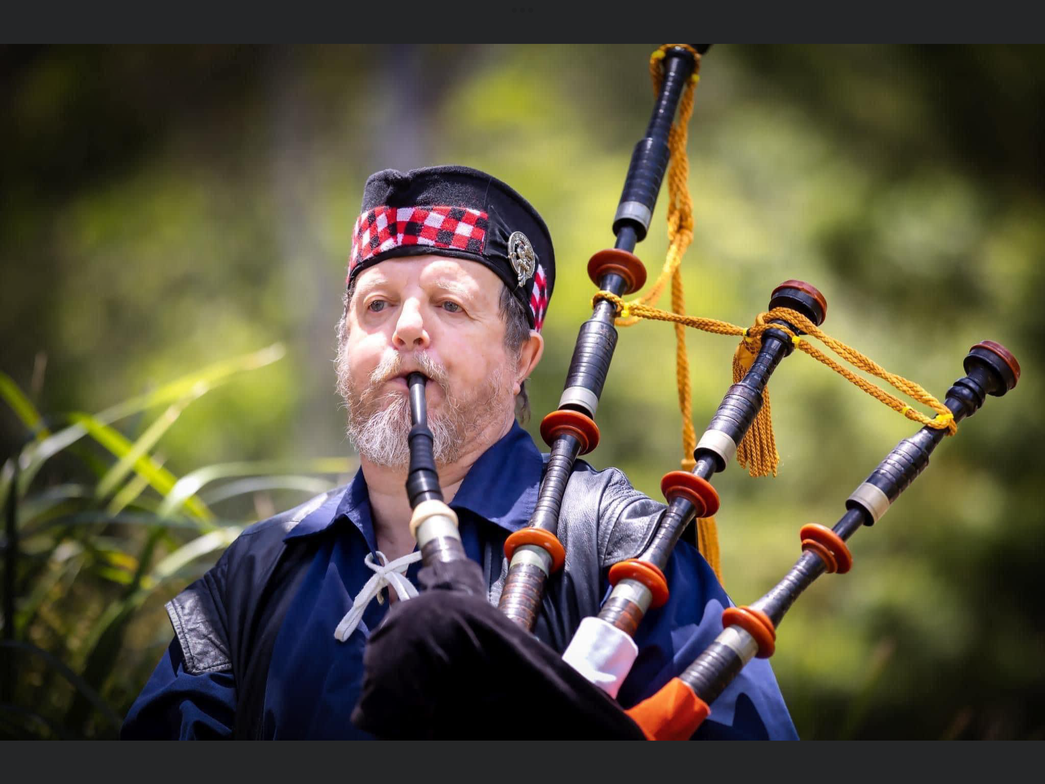 Bagpiper, live in Sunshine Coast