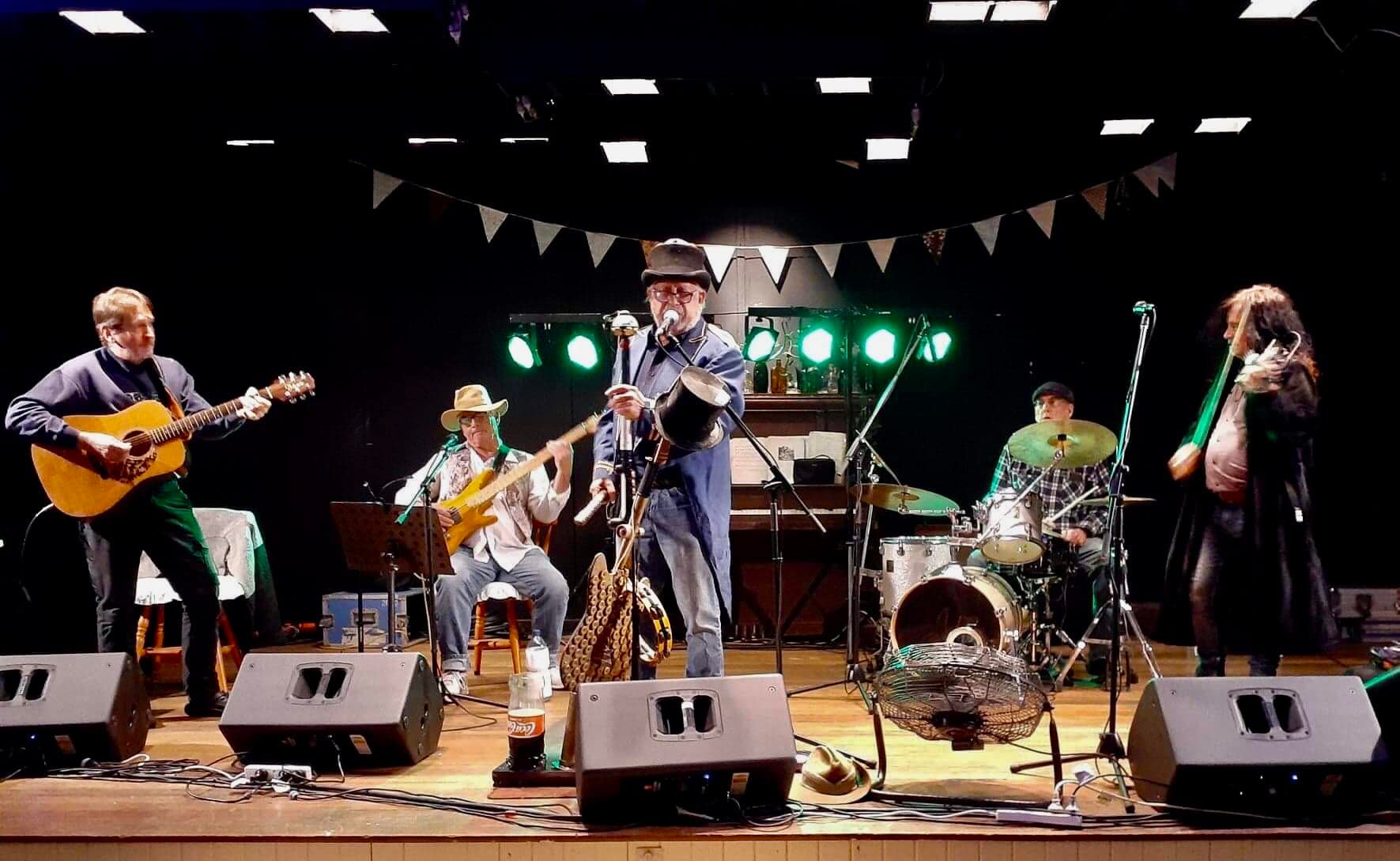 The Bale 'Em Up Bush Band, live in Sunshine Coast