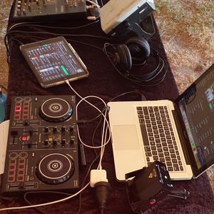DJ LoveJunk, live in Sunshine Coast, photo 2
