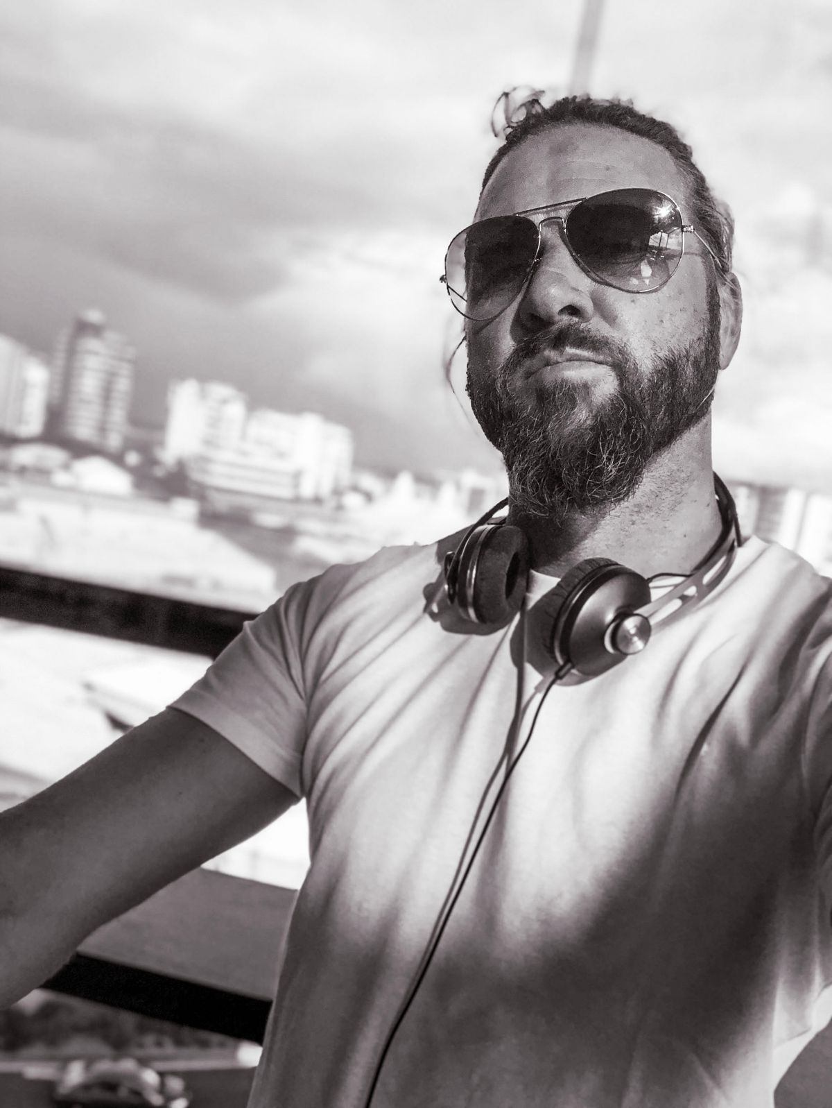 DJOllieJ, live in Sunshine Coast