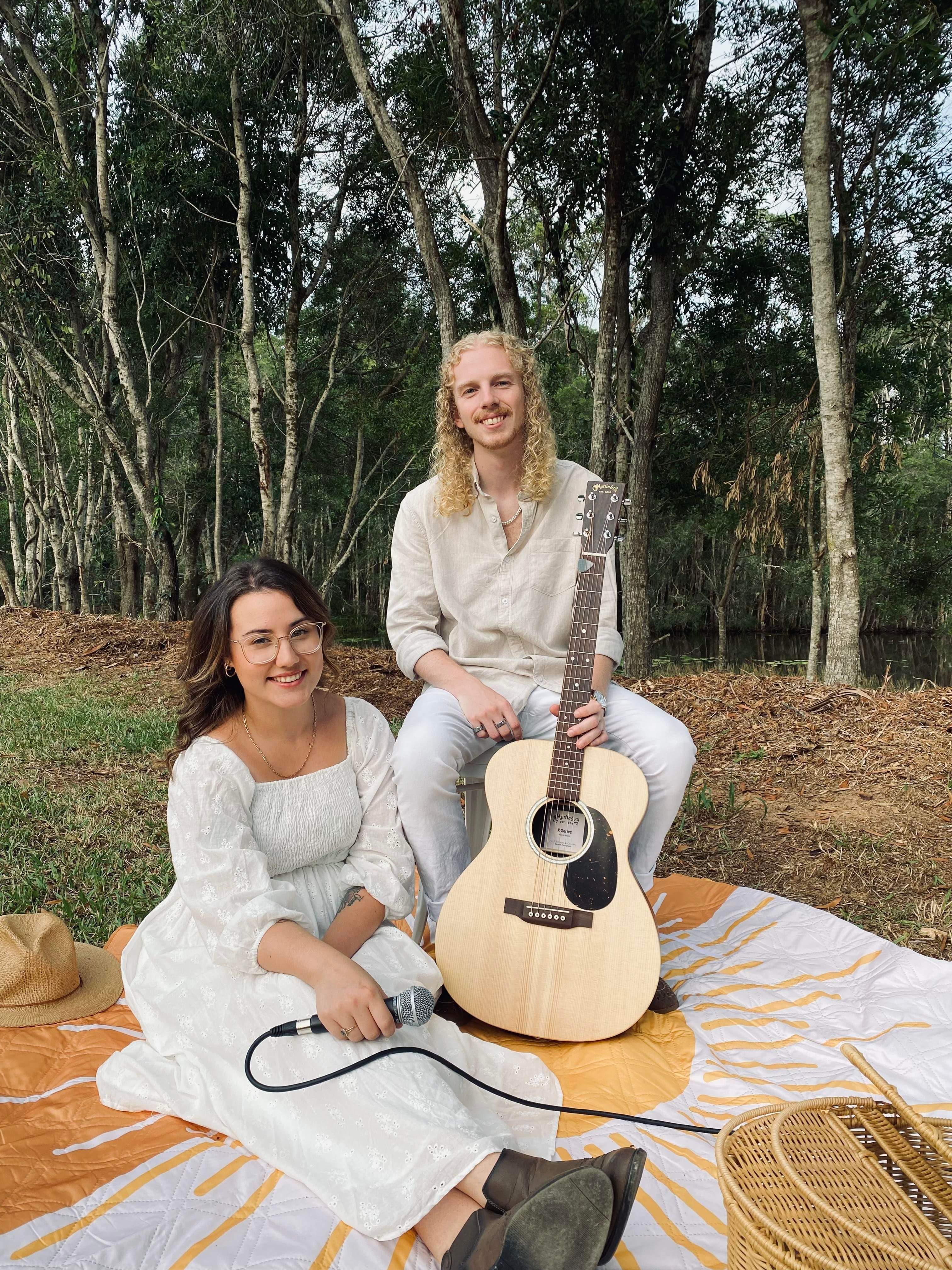 Hume, musical duo in Sunshine Coast