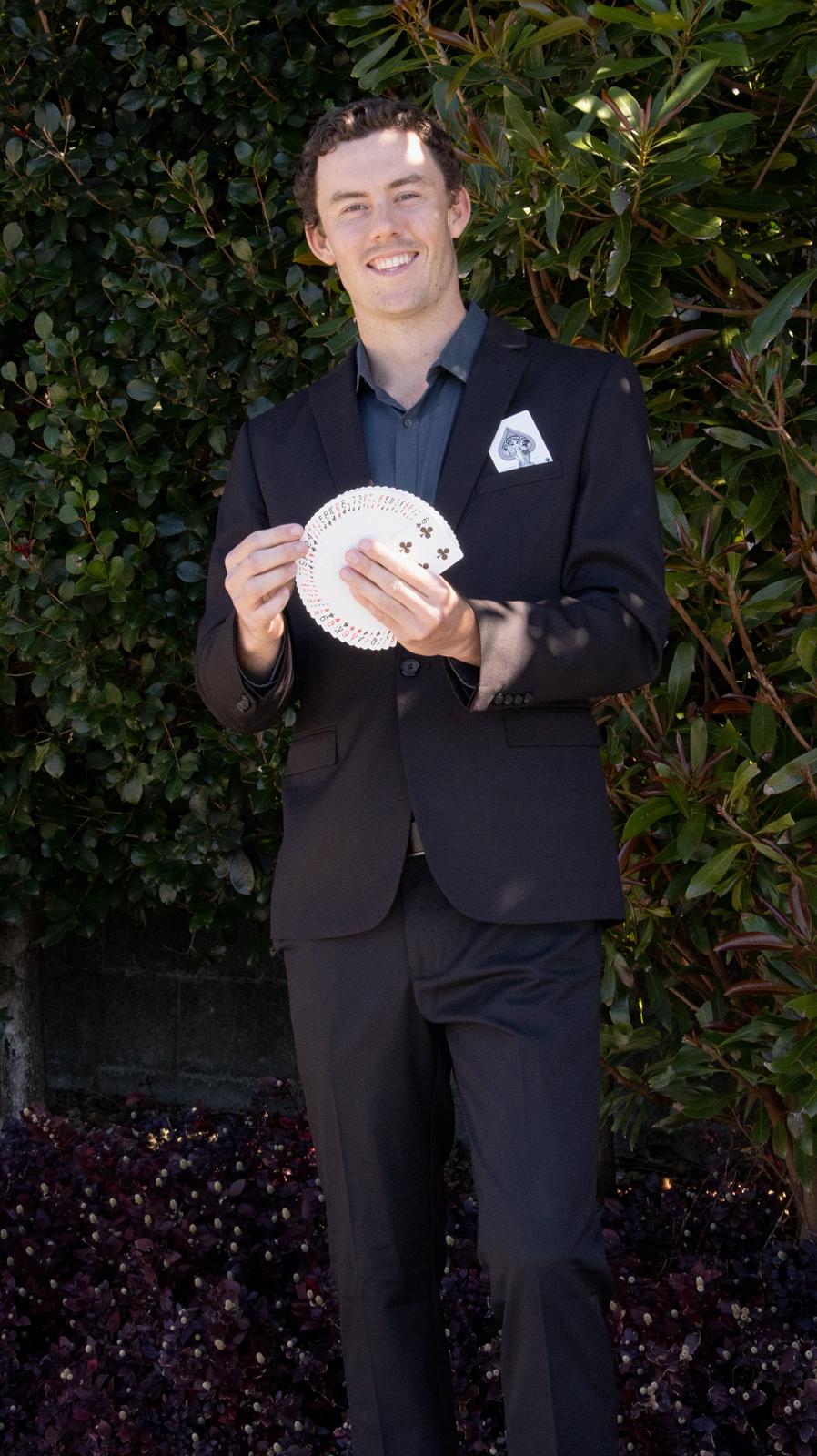 Tom Stewart Magic, magician in Sunshine Coast