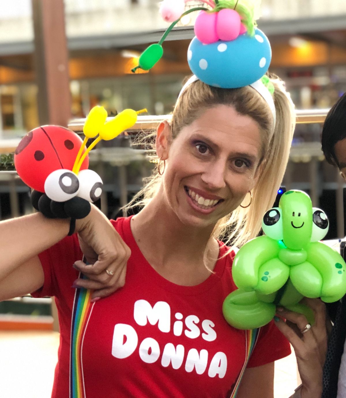 Miss Donna Balloons, balloon twister in Sunshine Coast