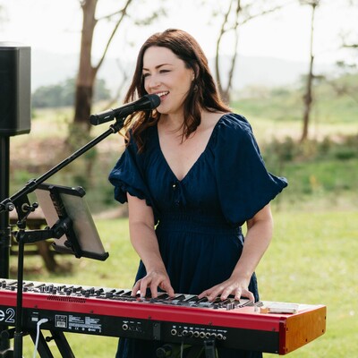 Emily Marguerite, pianist and singer solo in Sunshine Coast, photo 2